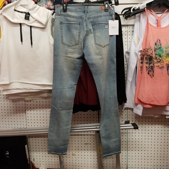 Mid-Rise Distressed Jeans Women - Picture 4 of 8